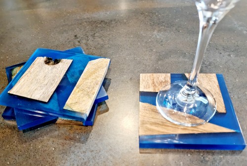 Round wood and resin - round,